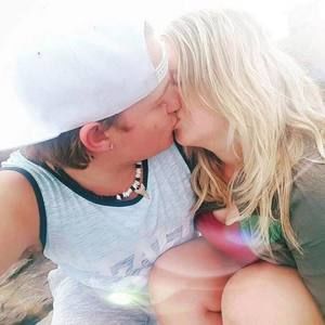 Meet your Posher, Kayli